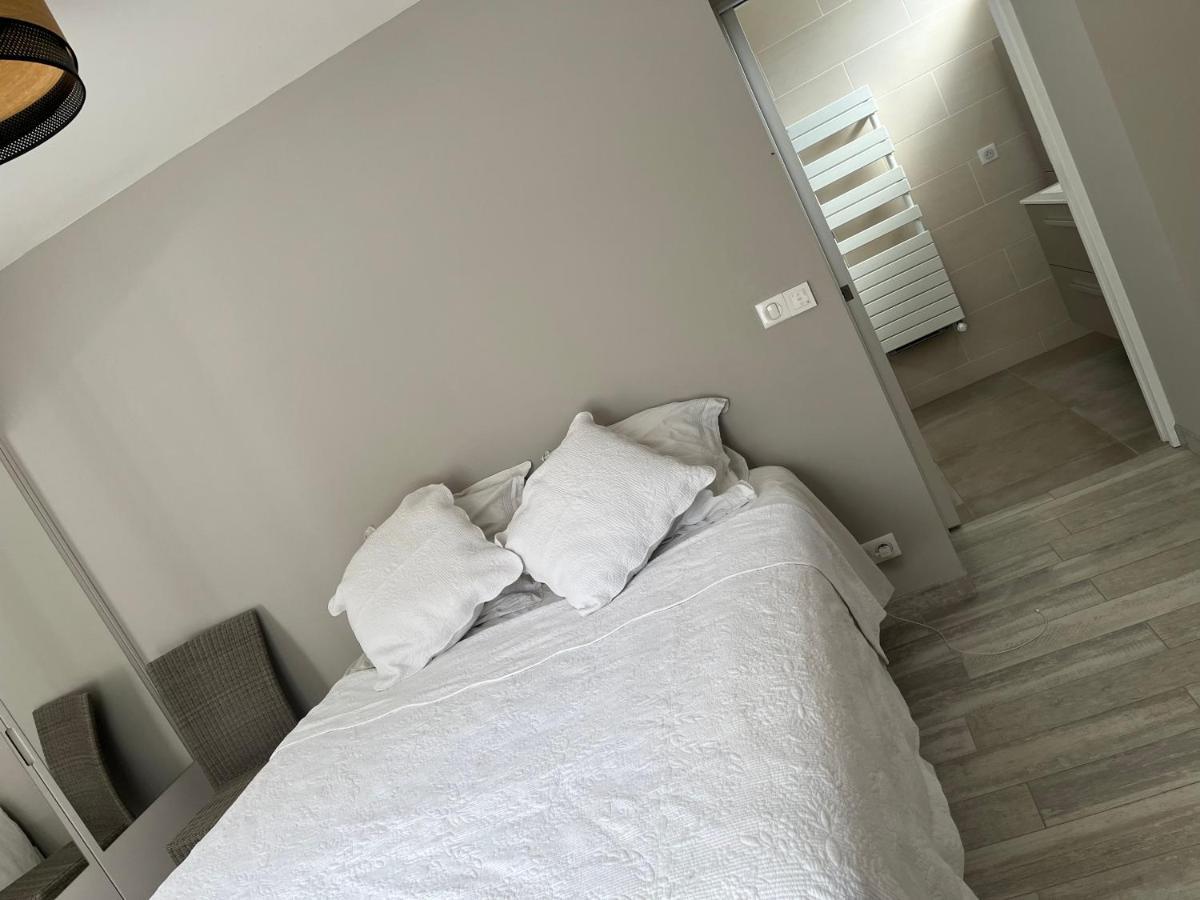 Charme Moderne Bed & Breakfast Le Val-Saint-Germain Exterior photo